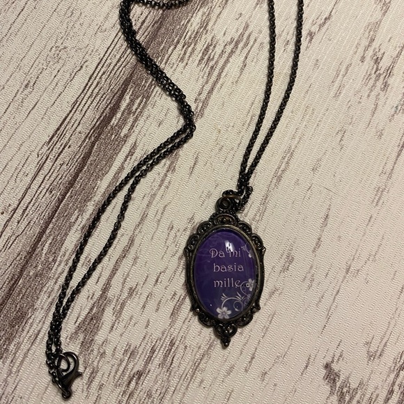 “Outlander” A Thousand Kisses Necklace - Picture 6 of 7